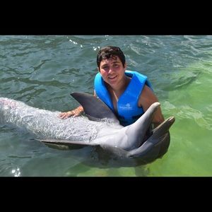 Meet your Posher, Roni